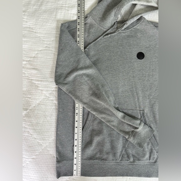 Volcom Gray Pullover Hoodie Men’s Medium – Logo Patch, Kangaroo Pocket - Picture 12 of 13